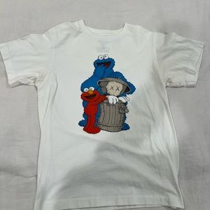 KAWS X UNIQLO X SESAME STREET TEE